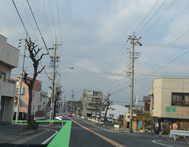 矢田川を渡り、3つ目の路地を左折